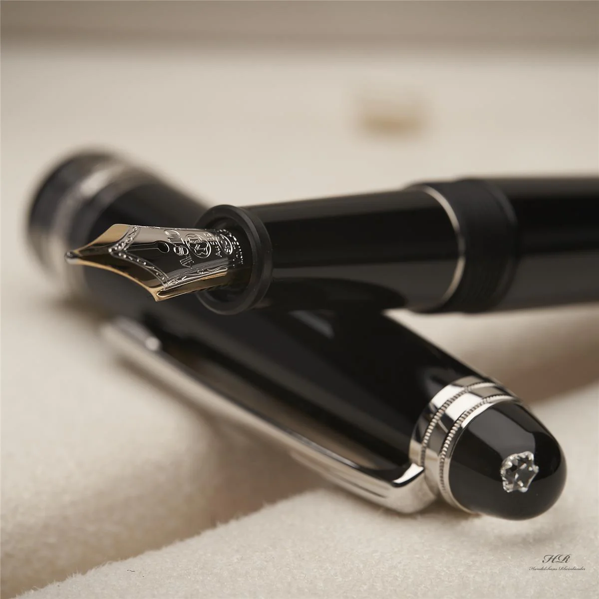 Montblanc Meisterstück Classique Diamond No 145 Platin Füllfederhalter ID 105978 - Image 6