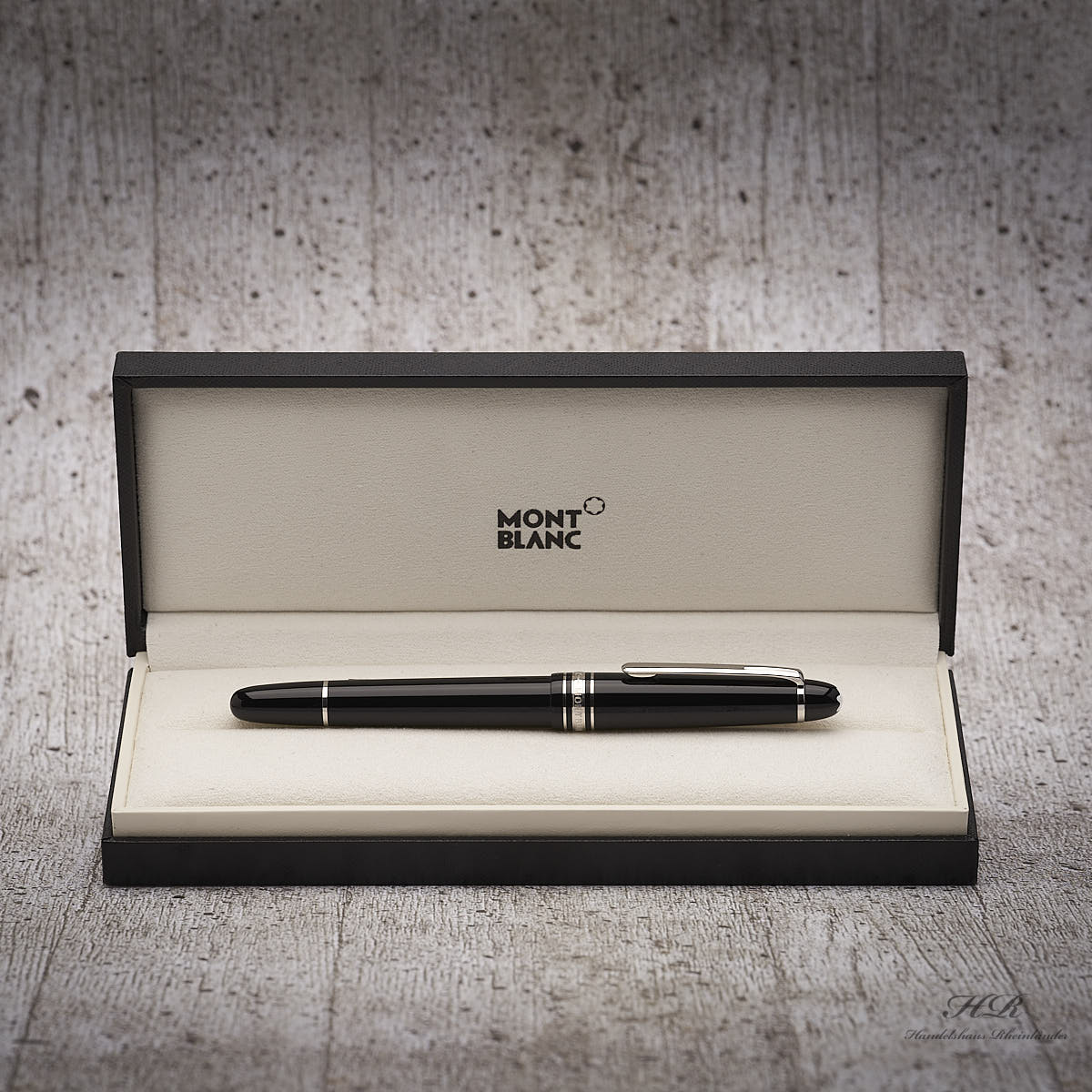 Montblanc Meisterstück Classique 145 Platinum Füllfederhalter ID 132468-106522