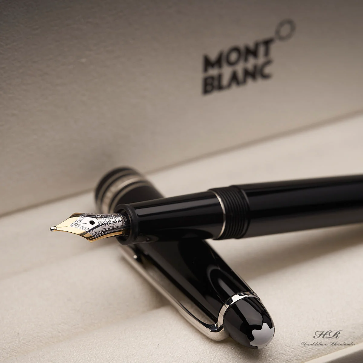 Montblanc Meisterstück Classique 145 Platinum Füllfederhalter ID 132468-106522 - Image 4