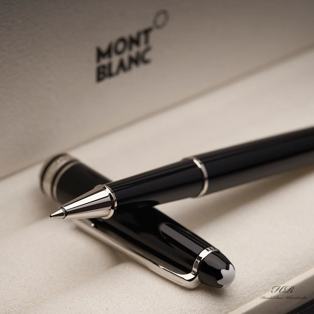 Montblanc Meisterstück Resin Classique 163 Platinum Line Rollerball Fineliner ID 132445 - Image 4
