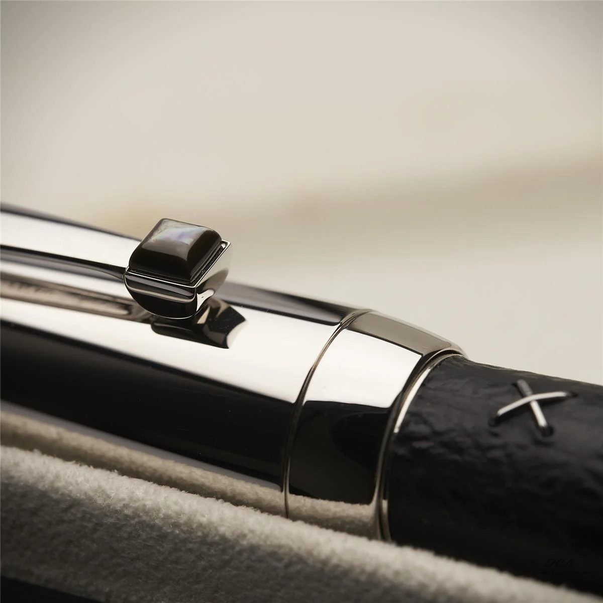 Montblanc Boheme Jewels Black Sharkskin Füllfederhalter mit Leder Etui mit OVP - Image 4