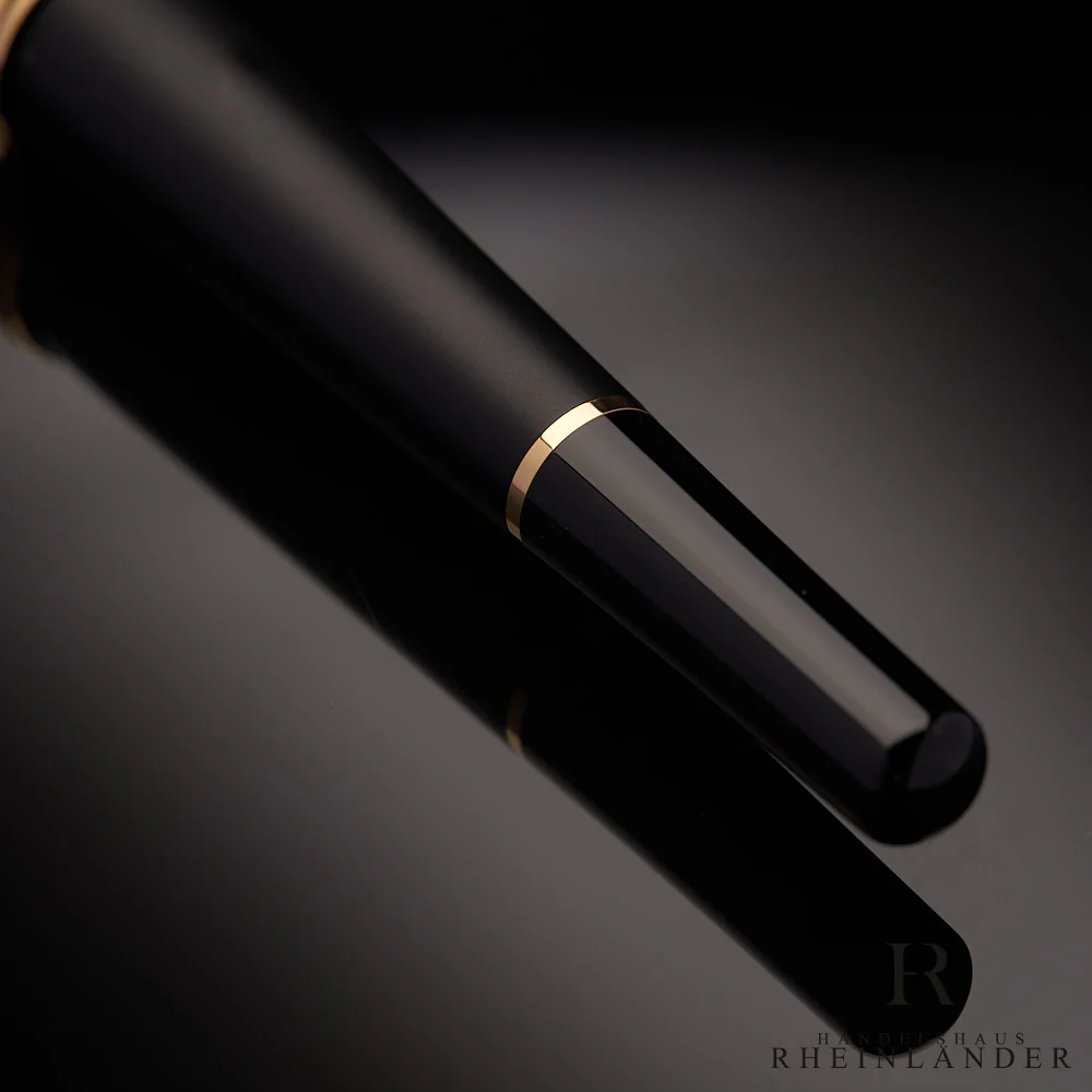 Montblanc Bonheur Nuit Black Resin Gold Fountain Pen Füllfederhalter ID 117473 - Image 3