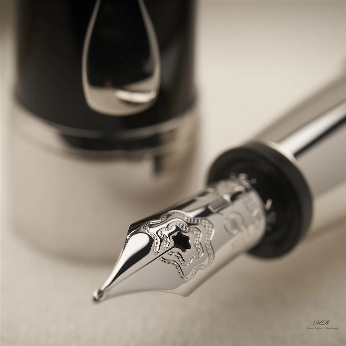 Montblanc Etoile de Montblanc Black Resin Diamond Füllfederhalter ID 103377 OVP - Image 5