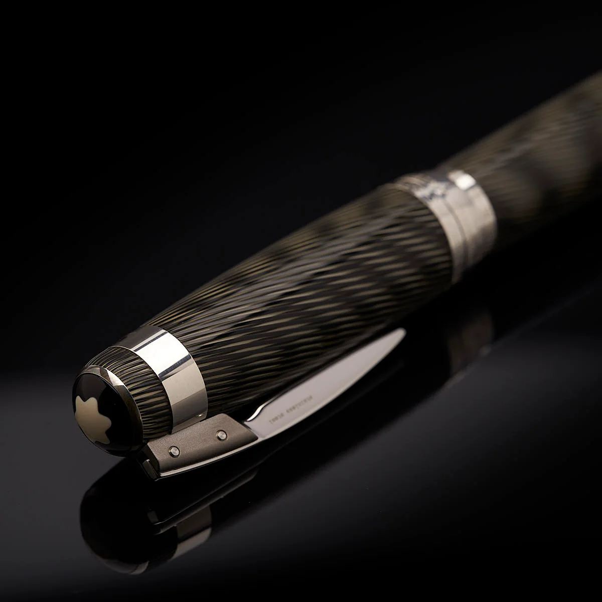 Montblanc Great Characters Limited Edtion Alfred Hitchcock Rollerball ID 106509 - Image 4