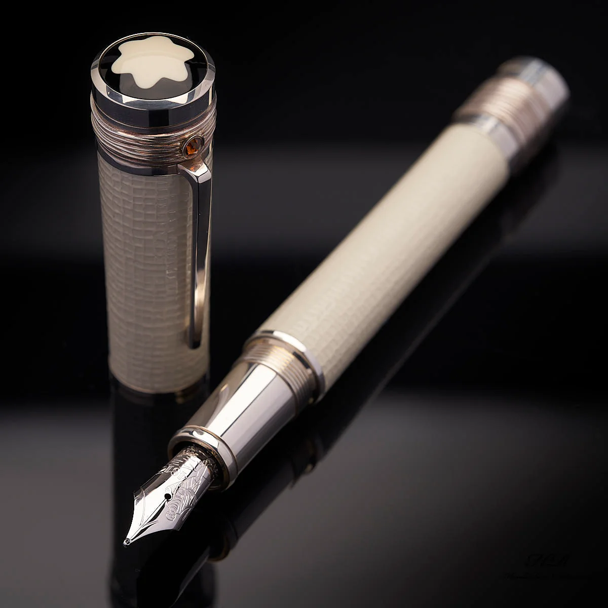Montblanc Great Characters 2009 Limited Edition Mahatma Gandhi Füller ID 105590 - Image 3