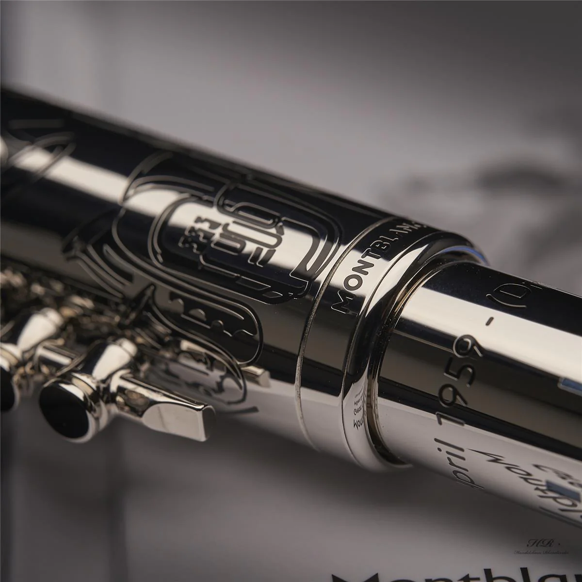 Montblanc Great Characters Limited Edtion 1926 Miles Davis Roller Ball ID 114191 - Image 8