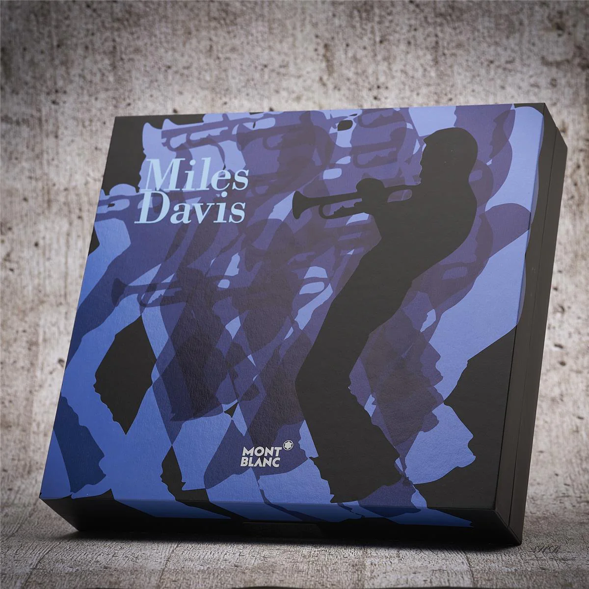 Montblanc Great Characters Limited Edtion 1926 Miles Davis Roller Ball ID 114191 - Image 9
