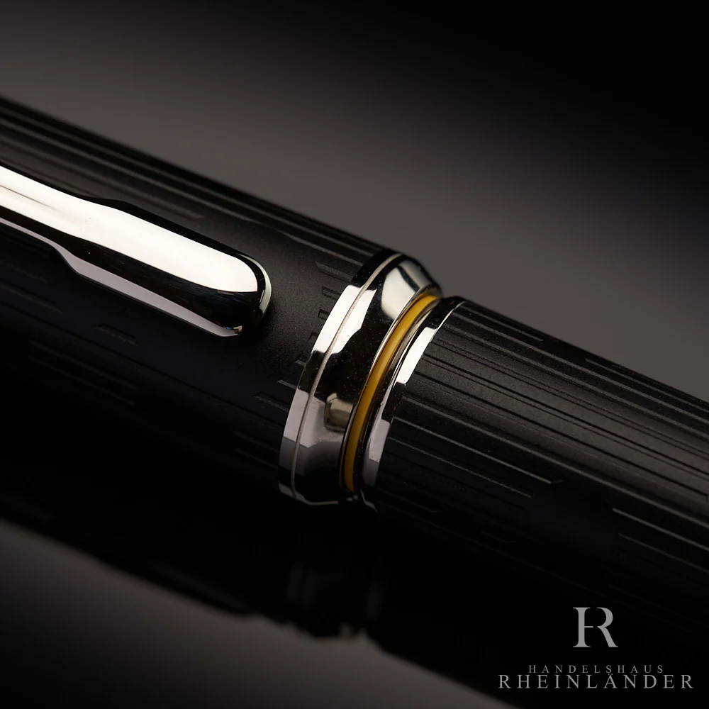 Montblanc Great Characters Walt Disney Special Edition Ballpoint Pen ID 119836 - Image 4