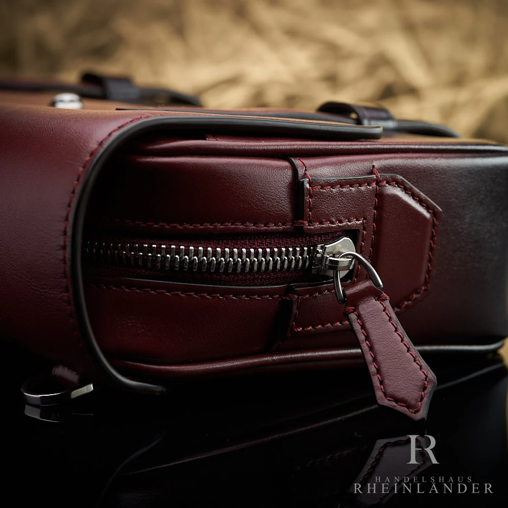 Montblanc Leather Goods Meisterstück Messenger Bag Sfumato Burgundy 131678 - Image 4
