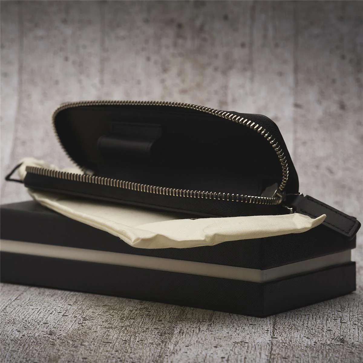 Montblanc Meisterstück Selection Single Pen Pouch Leather Victor Hugo ID 126273 - Image 3