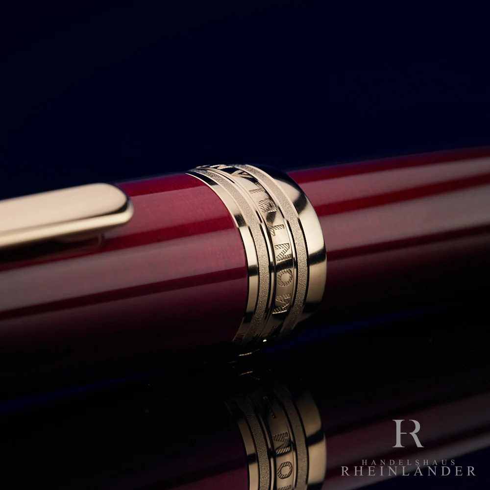 Montblanc Solitaire Calligraphy Burgundy Lacquer Flex Nib Fountain Pen ID 125331 - Image 6