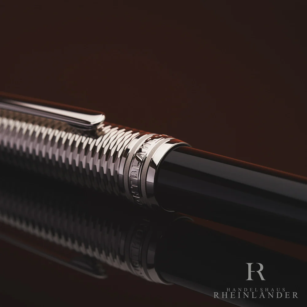 Montblanc Meisterstück Solitaire Doué Geometry Classique Fountain Pen ID 108078 - Image 4
