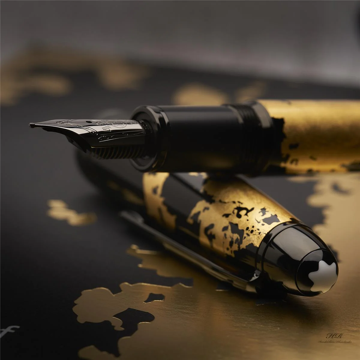 Montblanc Meisterstück Solitaire Gold Leaf Calligraphy Fountain Pen ID 119688 - Image 5