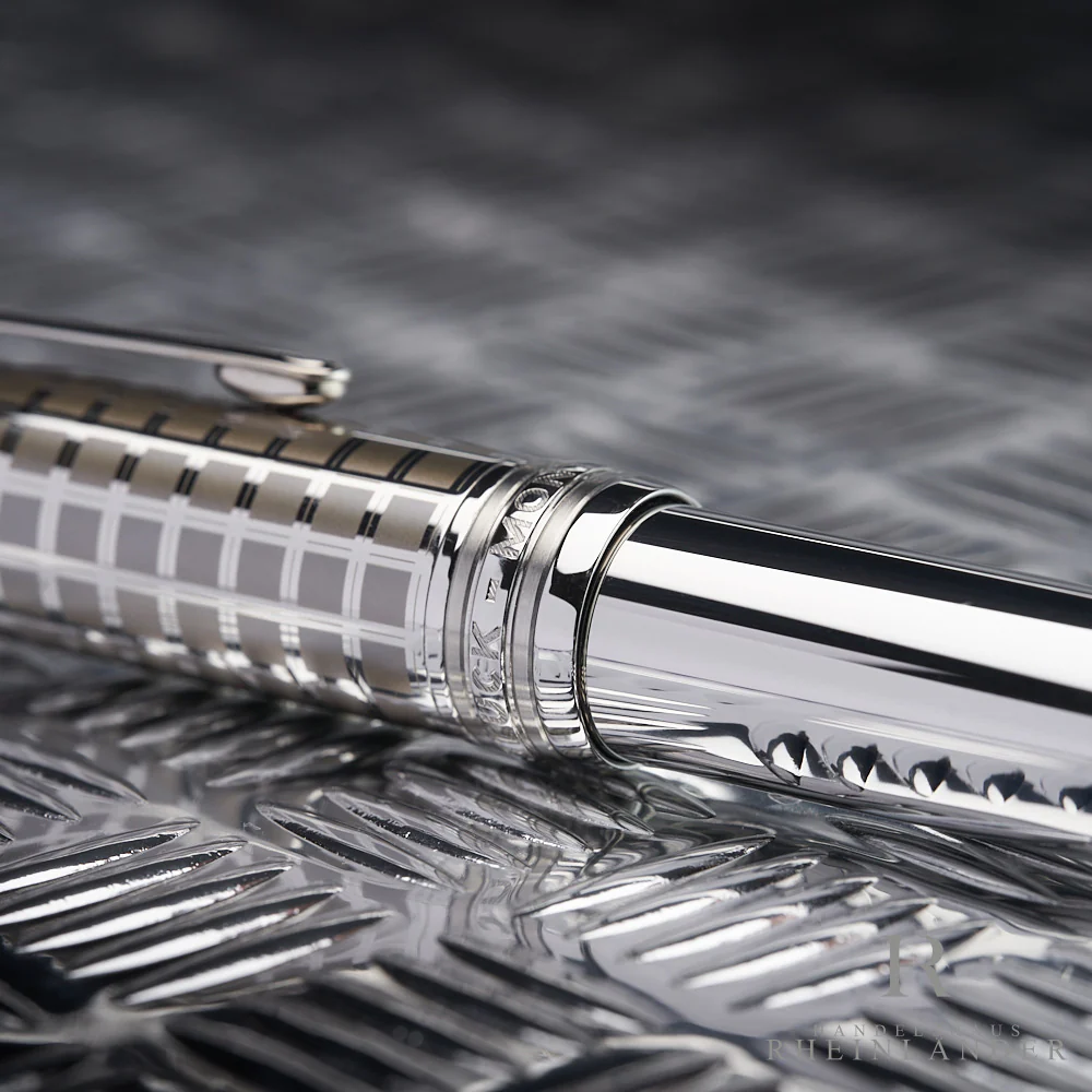 Montblanc Meisterstück Solitaire Stainless Steel II LeGrand Fountain Pen 23846 - Image 4