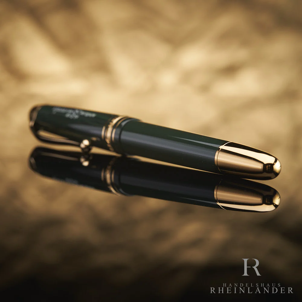 Montblanc The Origin Collection Classique Fountain Pen Green Resin ID 131342 - Image 3