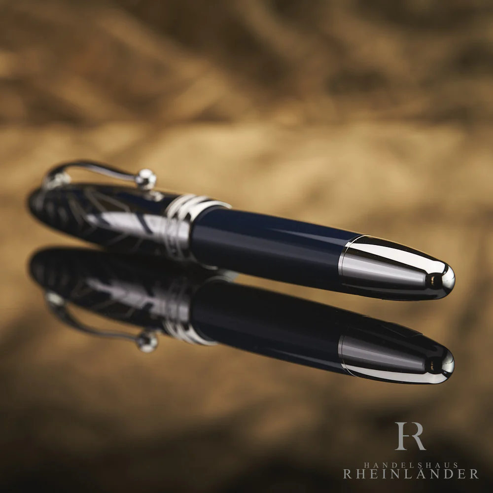 Montblanc The Origin Collection Solitaire Doue LeGrand Fountain Pen Blue 131346 - Image 3
