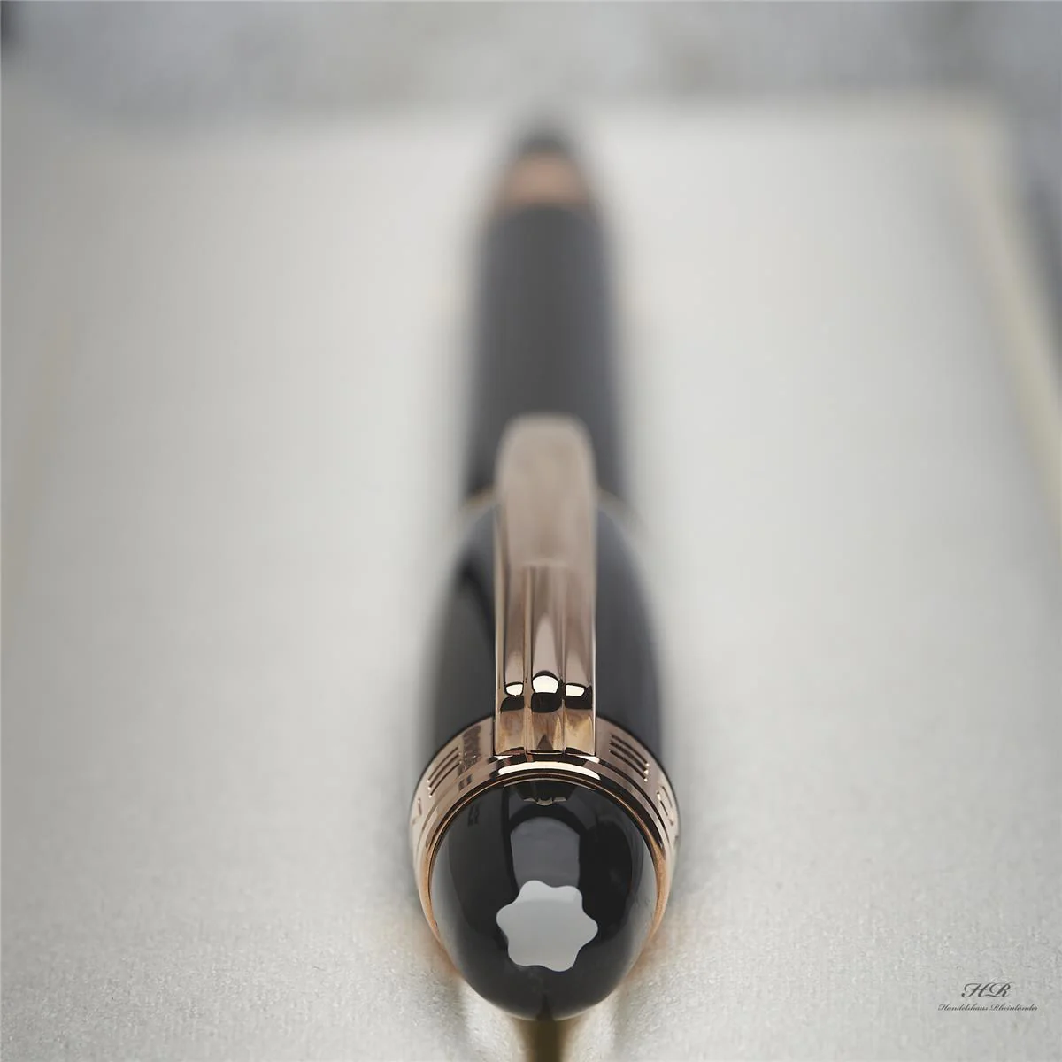 Montblanc Starwalker Red Gold Black Resin Line Rollerball Fineliner ID 105652 - Image 2