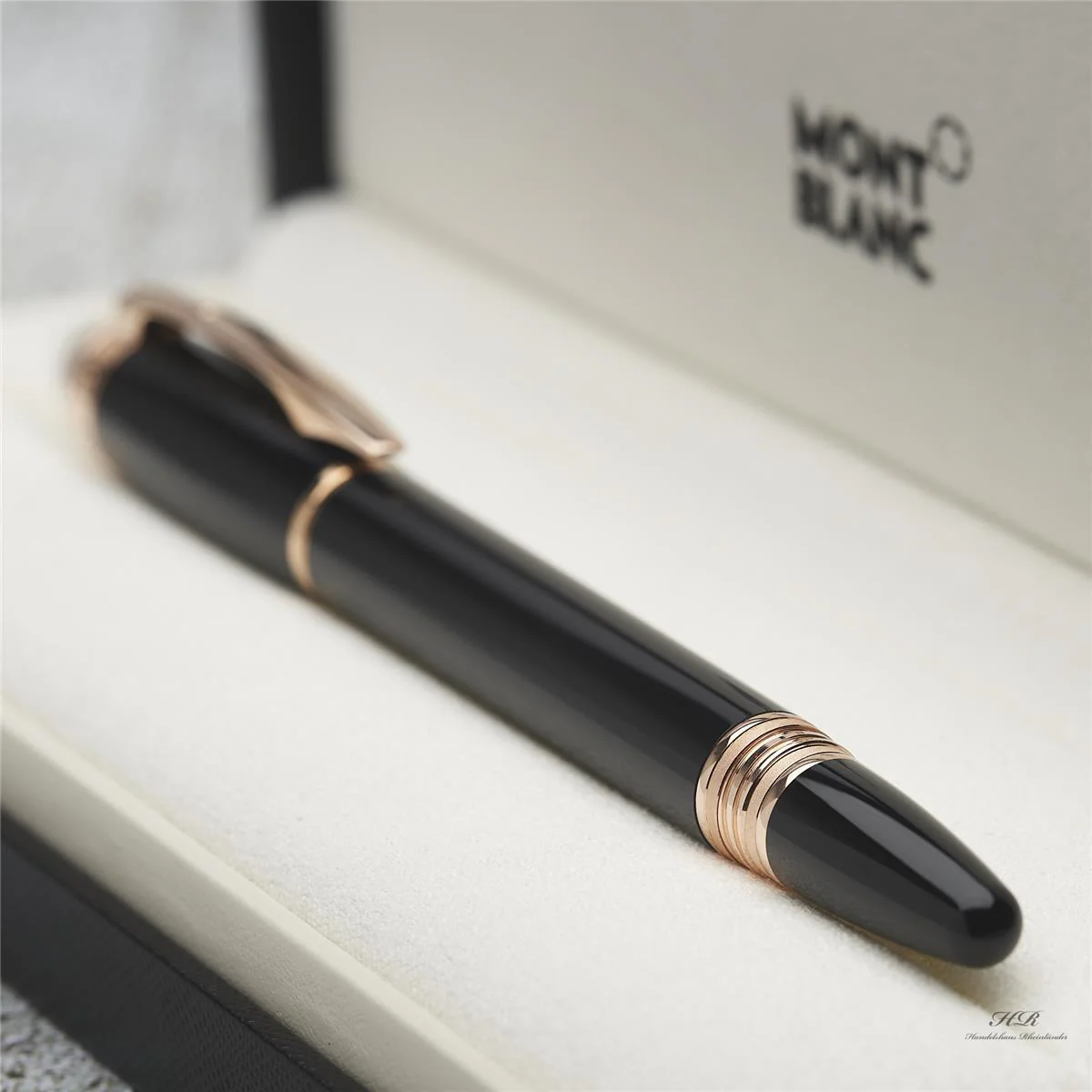 Montblanc Starwalker Red Gold Black Resin Line Rollerball Fineliner ID 105652 - Image 3