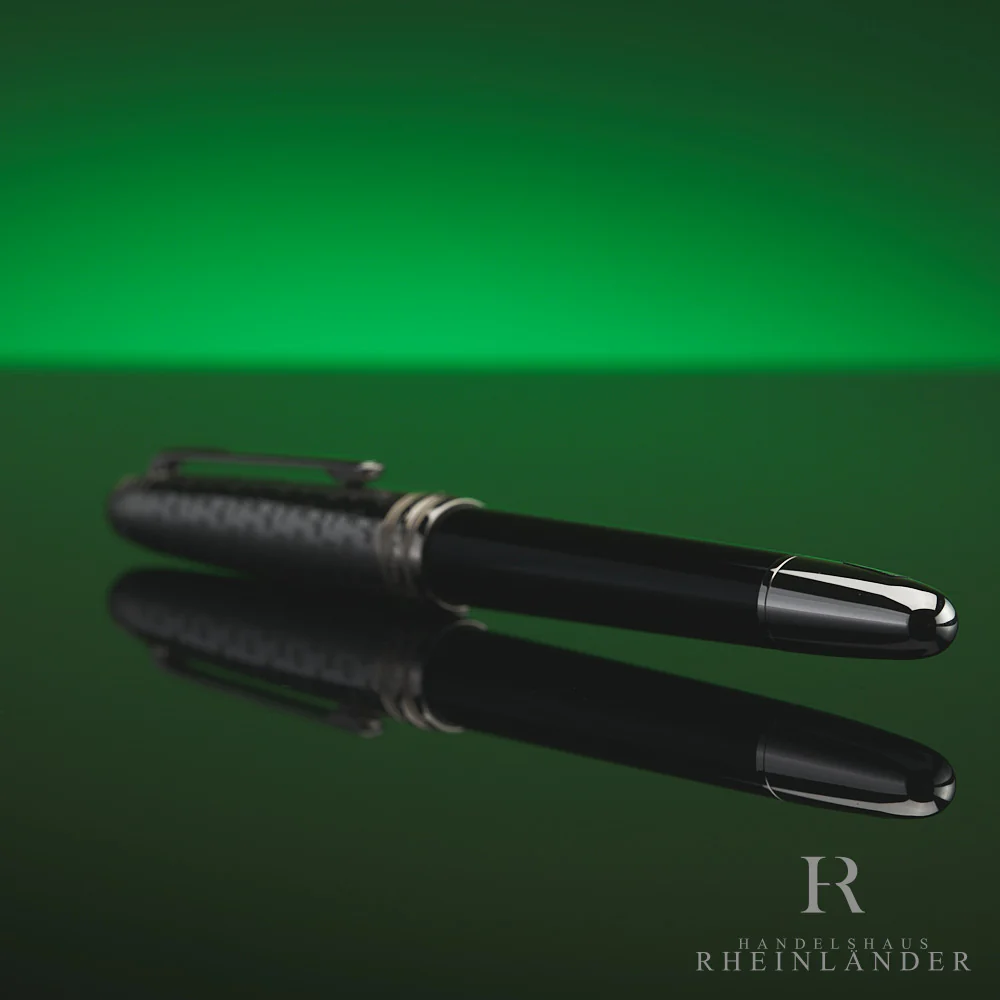 Montblanc Solitaire Doue Unicef Special Edition Classique Fountain Pen ID 116079 - Image 5