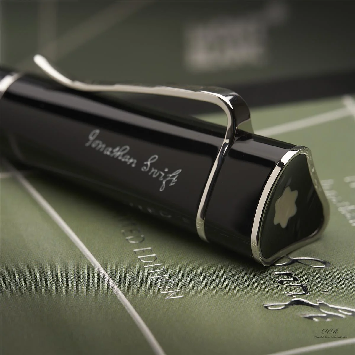 Montblanc Writers Edition 2012 Jonathan Swift Roller Ball Fine Liner ID 107482 - Image 2