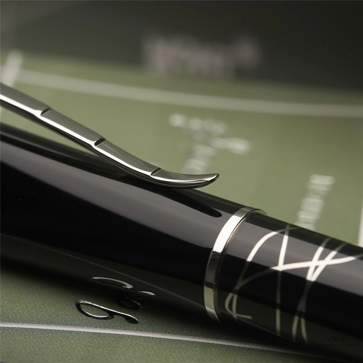 Montblanc Writers Edition 2012 Jonathan Swift Roller Ball Fine Liner ID 107482 - Image 4