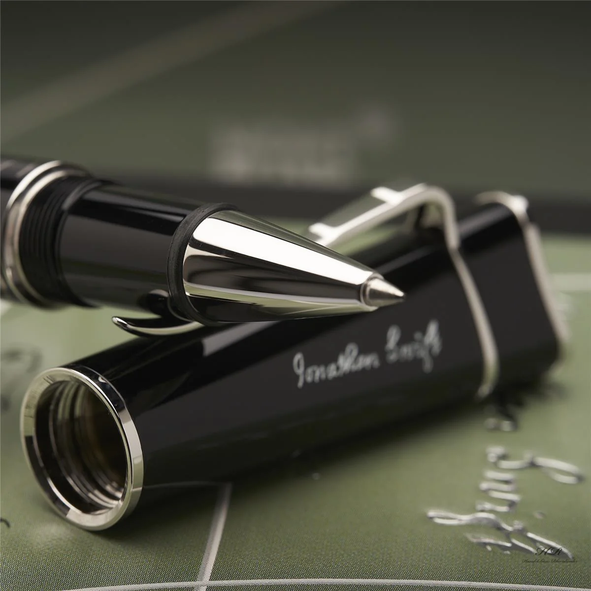 Montblanc Writers Edition 2012 Jonathan Swift Roller Ball Fine Liner ID 107482 - Image 6