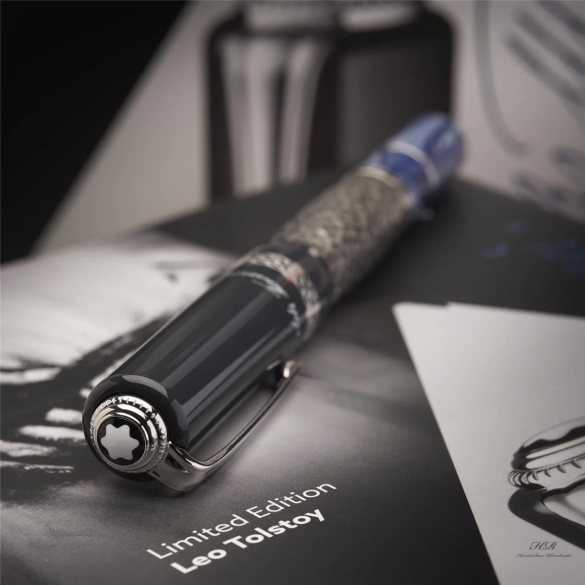 Montblanc Writers Edition von 2015 Leo Tolstoy Rollerball Fine Liner ID 111051 - Image 2
