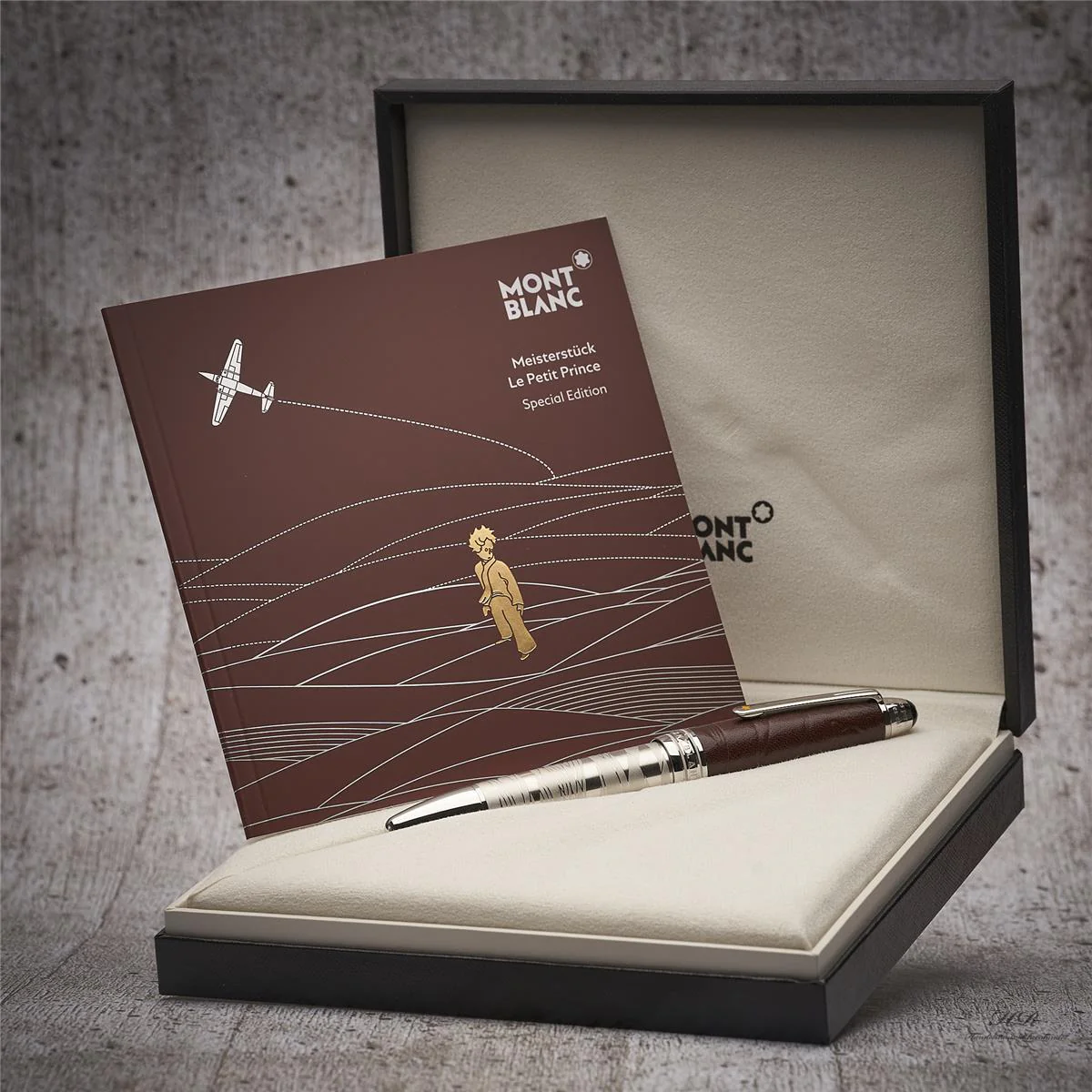 Montblanc Meisterstück Le Petit Prince Aviator LeGrand Rollerball ID 119685