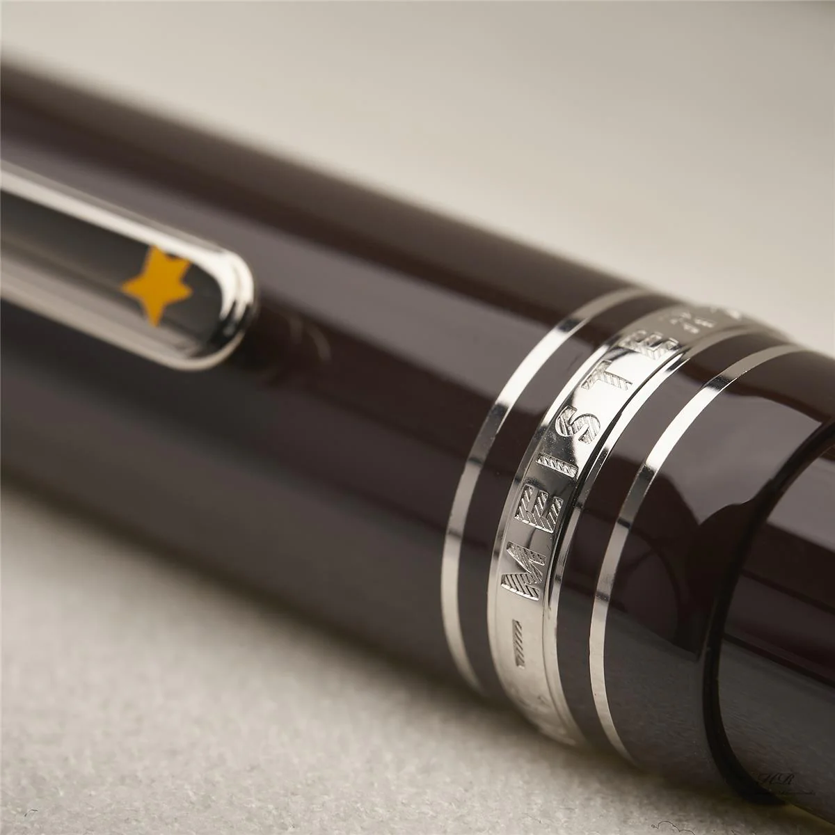 Montblanc Meisterstück Le Petit Prince Aviator Rollerball Edelharz ID 119661 - Image 4