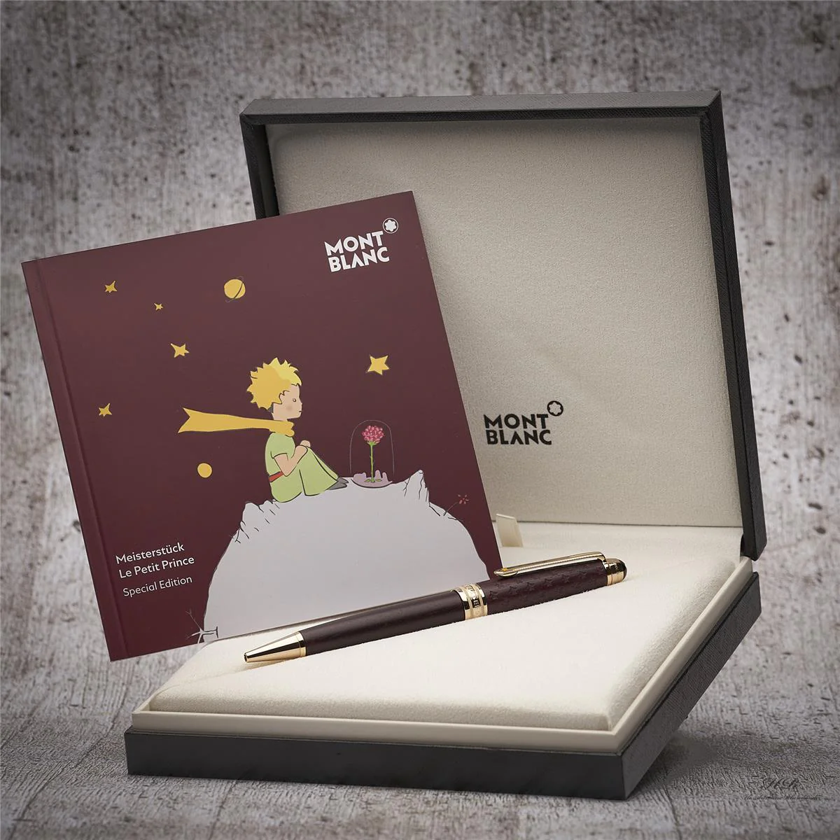 Montblanc Meisterstück Solitaire Petit Prince Planet Ballpoint Pen ID 125315