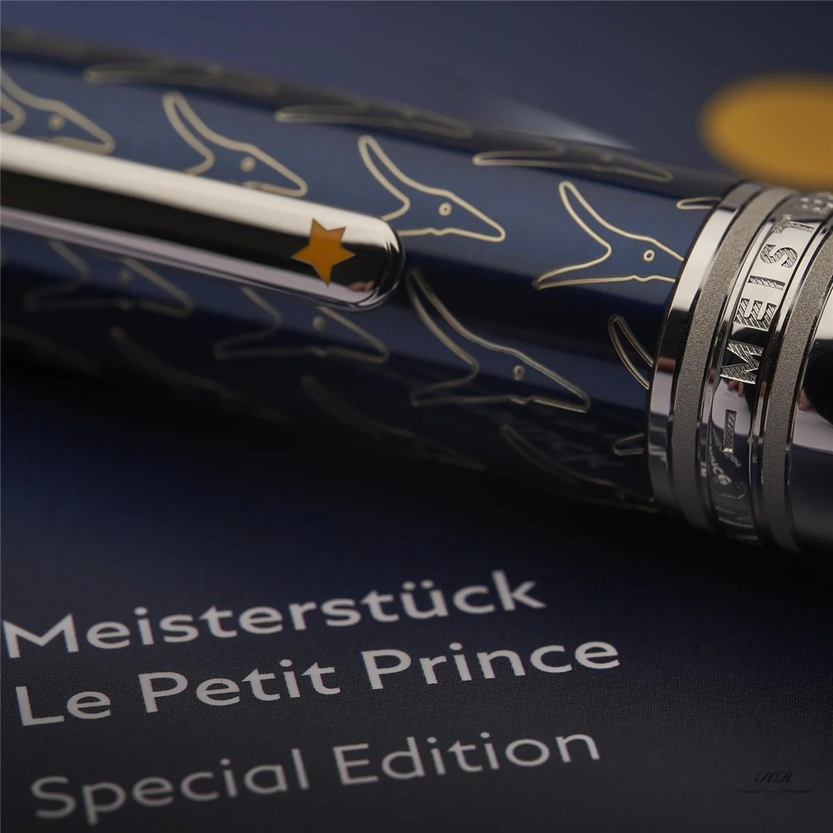 Montblanc Meisterstück Le Petit Prince Solitaire Le Grand Rollerball ID 118066 - Image 5